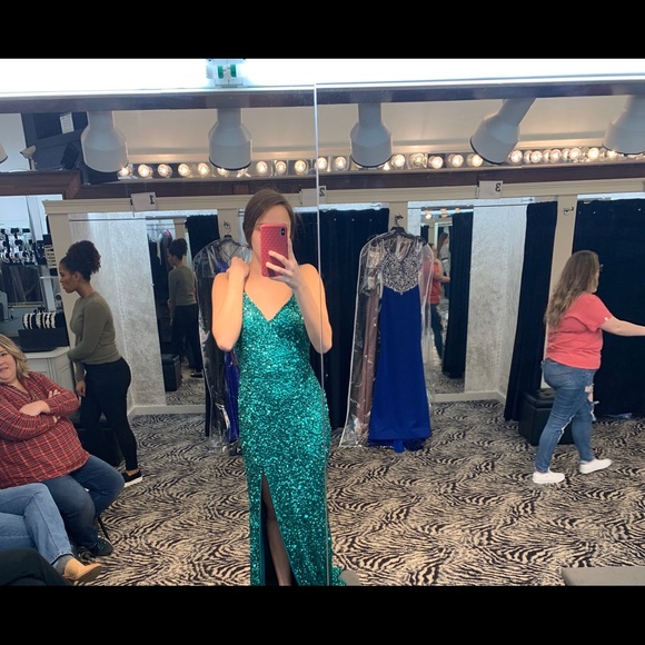 PROM DRESS!!! - Picture 2 of 4